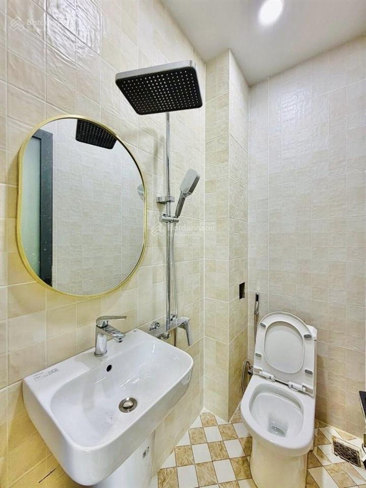Nhà hiếm  tân bình 1  3 tầng, 2pn, 3wc  ngang đẹp 4m  hẻm 3g  tặng full nội thất xịn 3,39tỷ