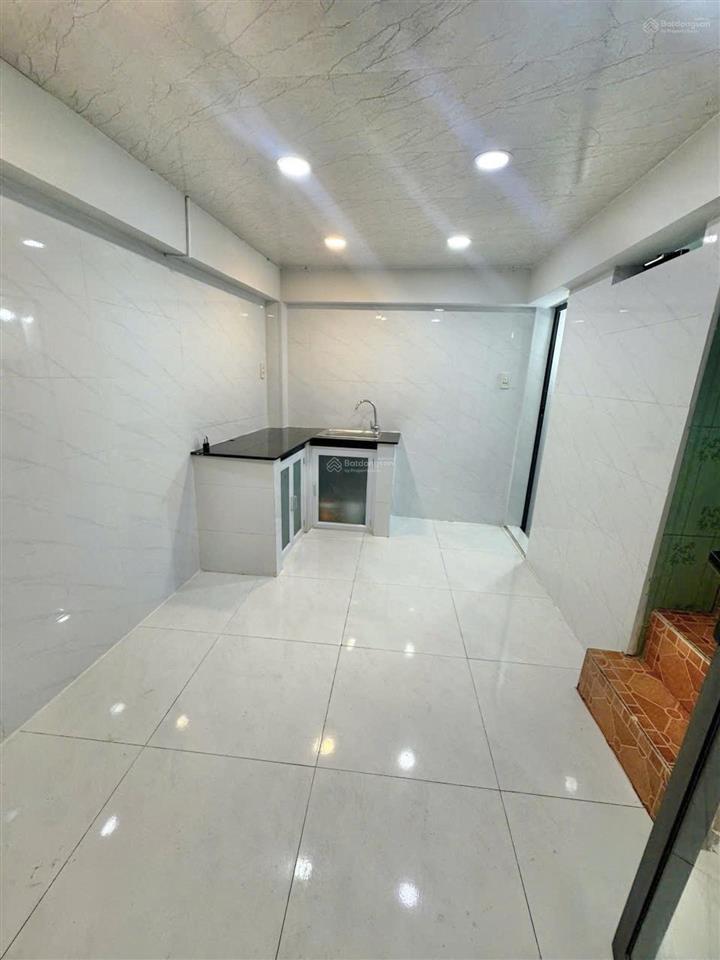 Gò vấp chỉ 2,4 tỷ, hẻm xe hơi nguyễn văn lượng, nhà ba tầng, 2 phòng ngủ, 2wc, mt 3,5m kinh doanh