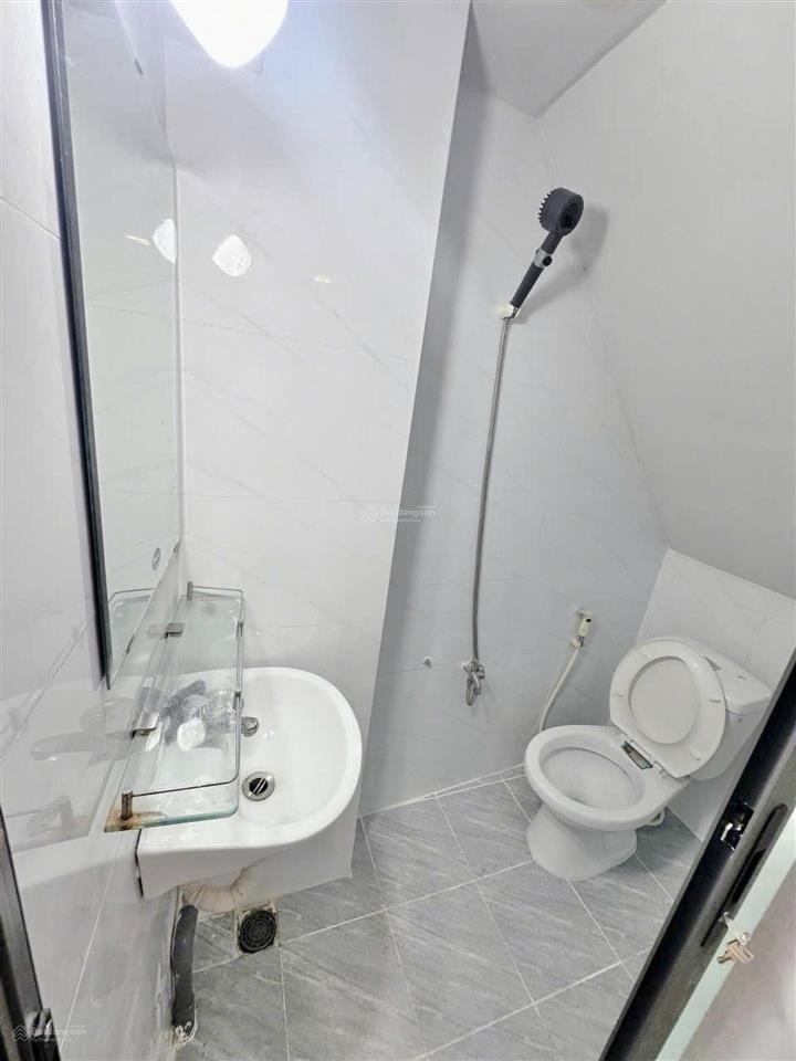 Gò vấp chỉ 2,4 tỷ, hẻm xe hơi nguyễn văn lượng, nhà ba tầng, 2 phòng ngủ, 2wc, mt 3,5m kinh doanh