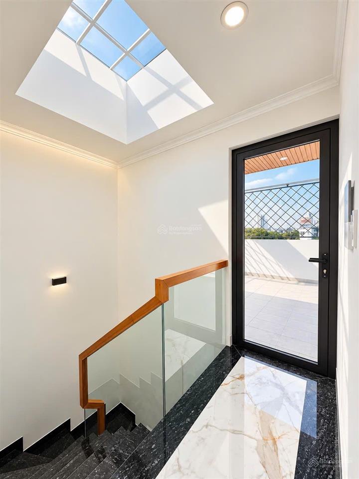 Gò vấp, 60m2, ngang 4,5m, btct 1 trệt, 3 lầu, sân thượng trước sau, pk, p thờ, bếp, 5pn, 6wc. hxh