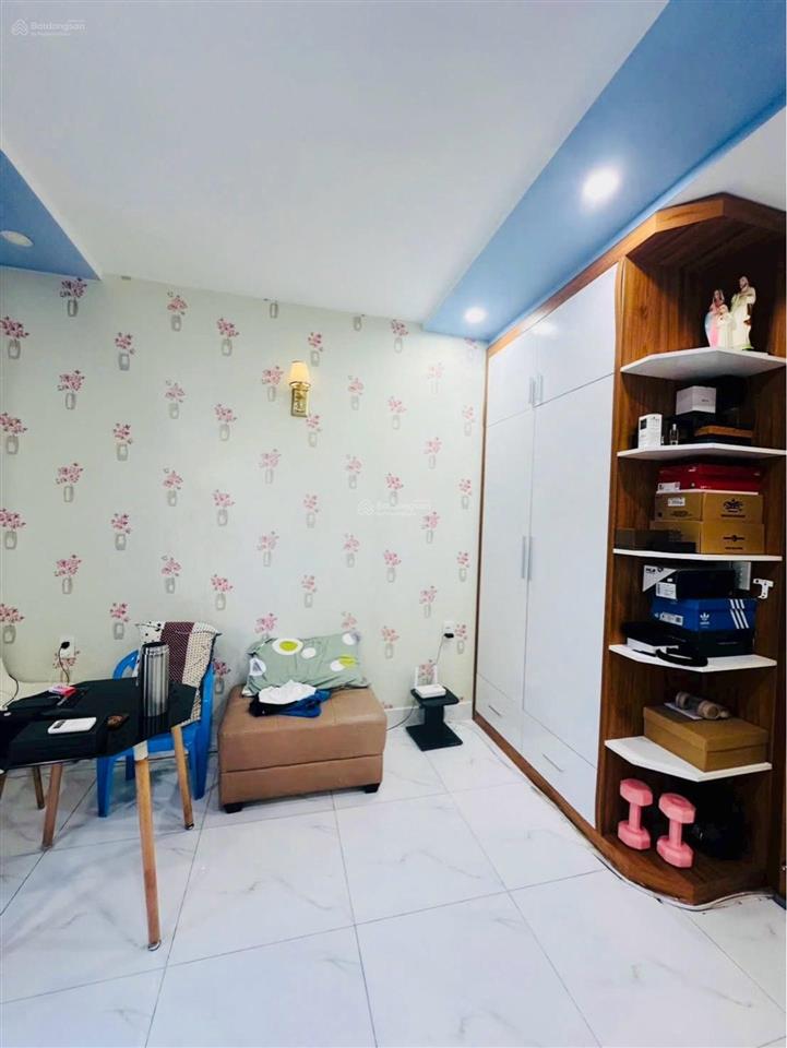 4x12m dòng tiền thuê 18tr/th giữ tiền, qua sân bay 10p  hẻm xe hơi thông  gần cv làng hoa