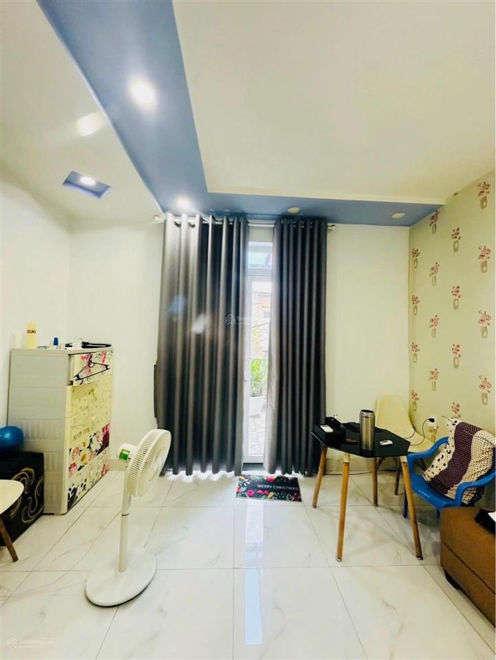 4x12m dòng tiền thuê 18tr/th giữ tiền, qua sân bay 10p  hẻm xe hơi thông  gần cv làng hoa