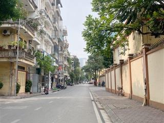 Bán nhà mặt phố hoàng sâm. 36m2, 3 ngủ, kd đỉnh cao 21 tỷ. mời nhà đầu tư