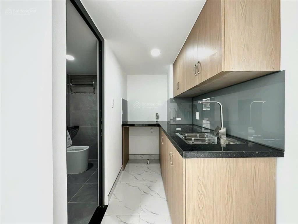 Cho thuê siêu phẩm gác cao 2m  cửa sổ trời siêu thoáng  thang máy nằm ngay trung tâm bình thạnh
