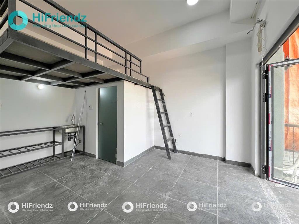 Cho thuê phòng bóc seal mới 100%  ban công thoáng mát nằm ngay trung tâm