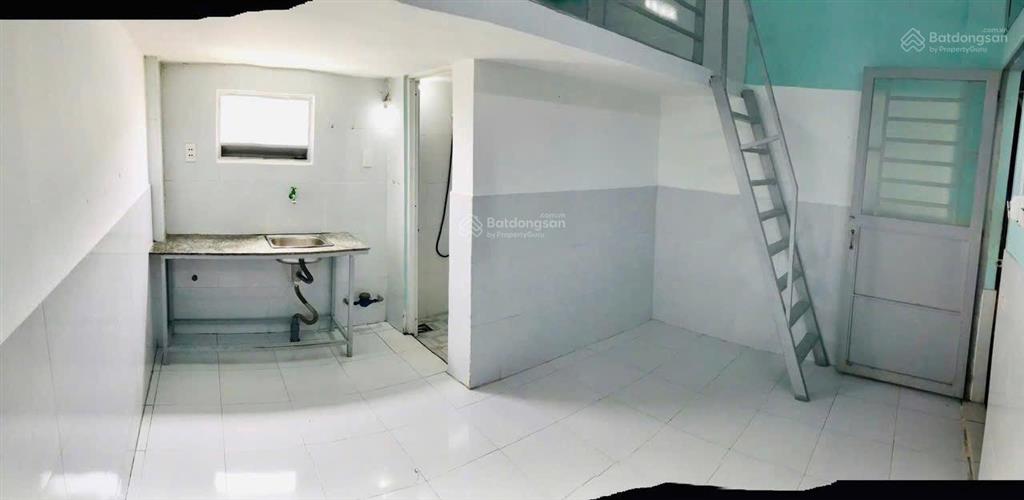 Cho thuê phòng gác xép  thang máy  được nuôi pet nằm ngay trung tâm sát bên trường đại học luật