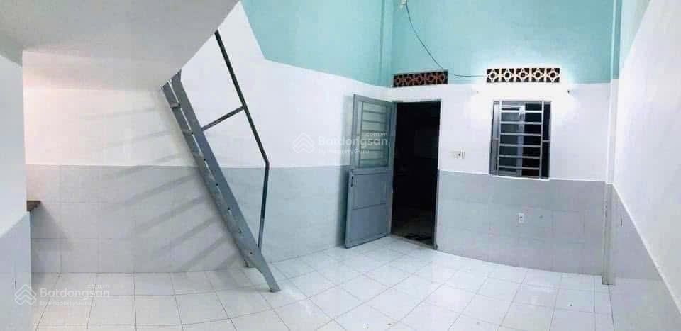 Cho thuê phòng gác xép  thang máy  được nuôi pet nằm ngay trung tâm sát bên trường đại học luật