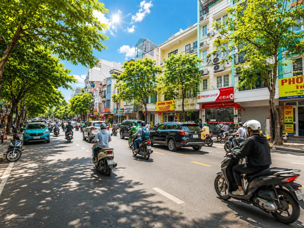 Mặt phố dương văn bé  hbt  60m2  4 tầng mt 7.3m  giá 2x tỷ