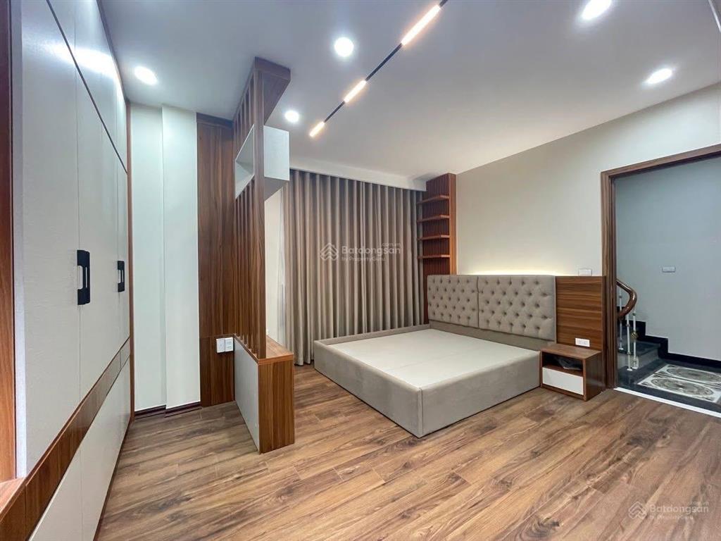 Mặt phố dương văn bé  hbt  60m2  4 tầng mt 7.3m  giá 2x tỷ