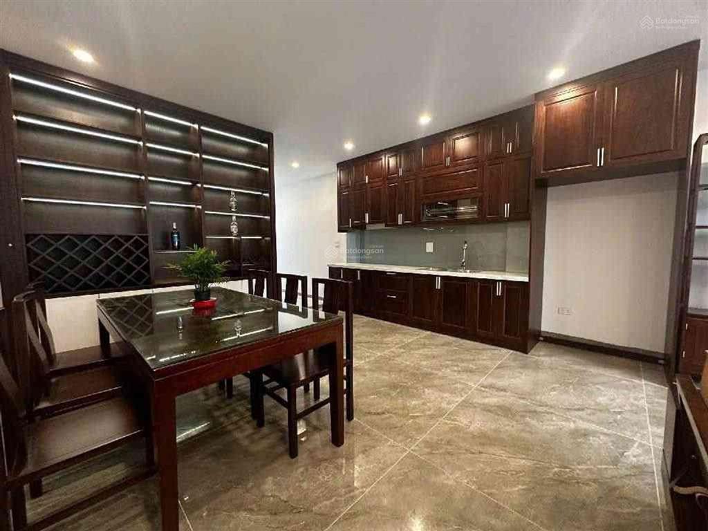 Bán nhà lâm hạ, long biên, 7 tầng thang máy, gara 2 ô tô, 0975 585 ***