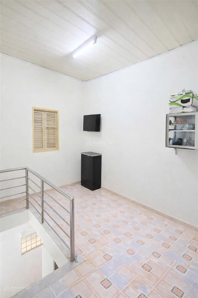 Gần sở thú  nguyễn ngọc phương, 2 tầng ~ lô góc không lộ giới hông