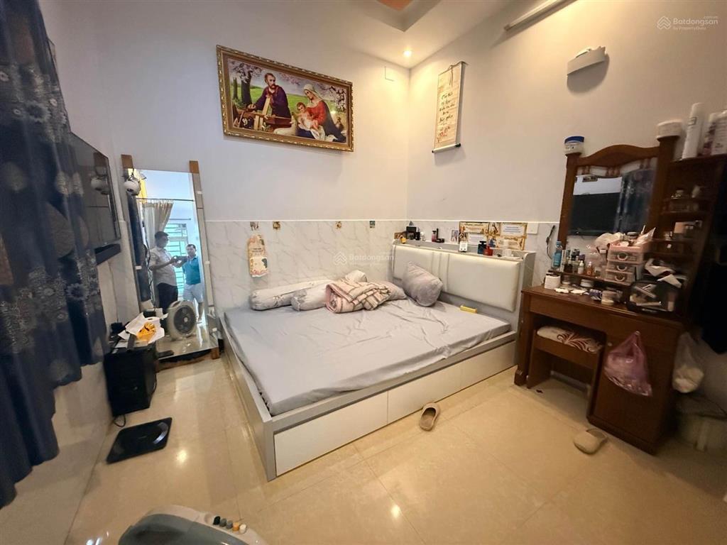 Ngay đại học kinh tế  cầu điện biên phủ, 4 tầng, ~ ngang hiếm 5.2m, 7.6 tỷ tl
