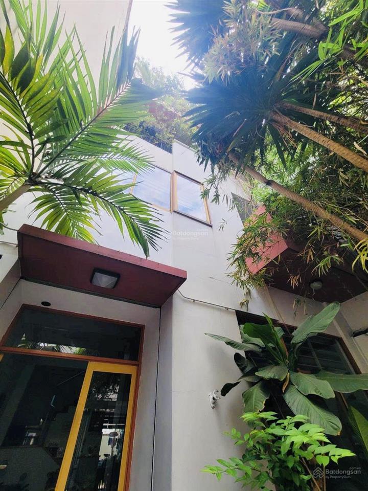 Biệt thự phố gần chợ bà chiểu  2 mặt hẻm xe hơi  110m2 đất ngang 5.5m  từ 18 tỉ về 15.9 tỉ