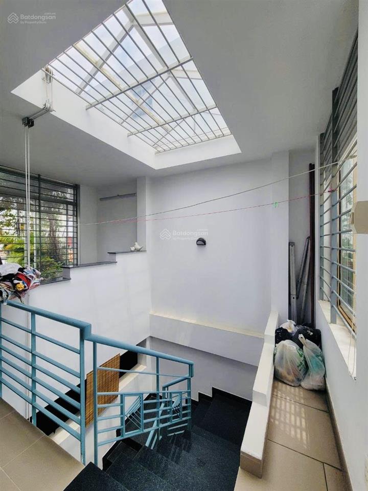 Biệt thự phố gần chợ bà chiểu  2 mặt hẻm xe hơi  110m2 đất ngang 5.5m  từ 18 tỉ về 15.9 tỉ
