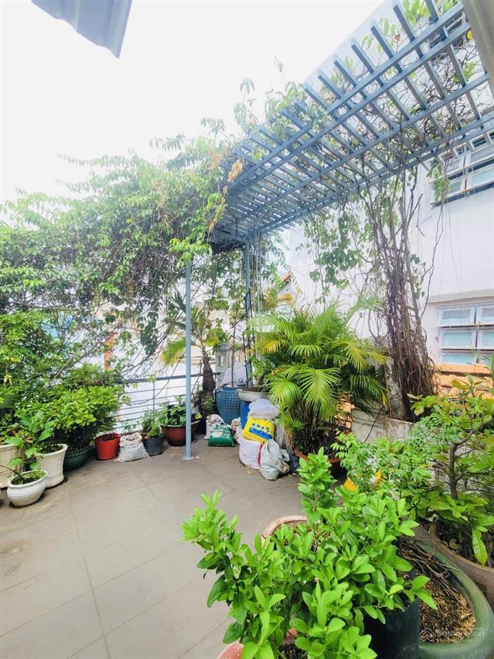 Biệt thự phố gần chợ bà chiểu  2 mặt hẻm xe hơi  110m2 đất ngang 5.5m  từ 18 tỉ về 15.9 tỉ