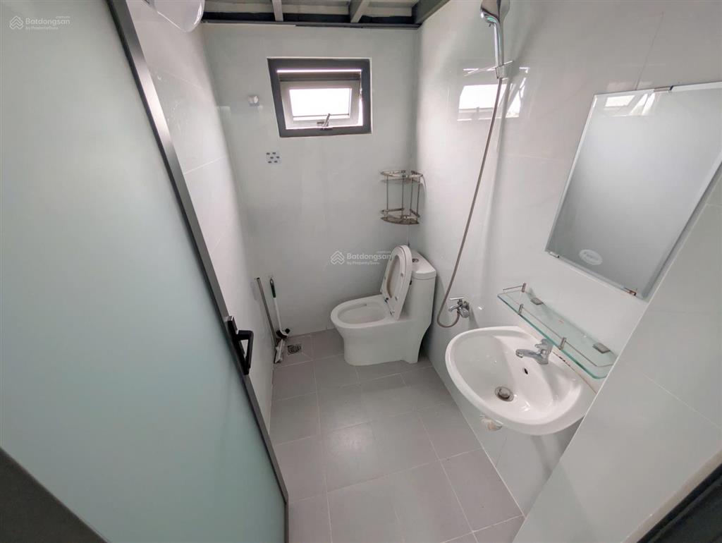 Phòng trọ cao cấp, cửa sổ cực thoáng cách bệnh viện đa khoa thủ đức 7p đi xe