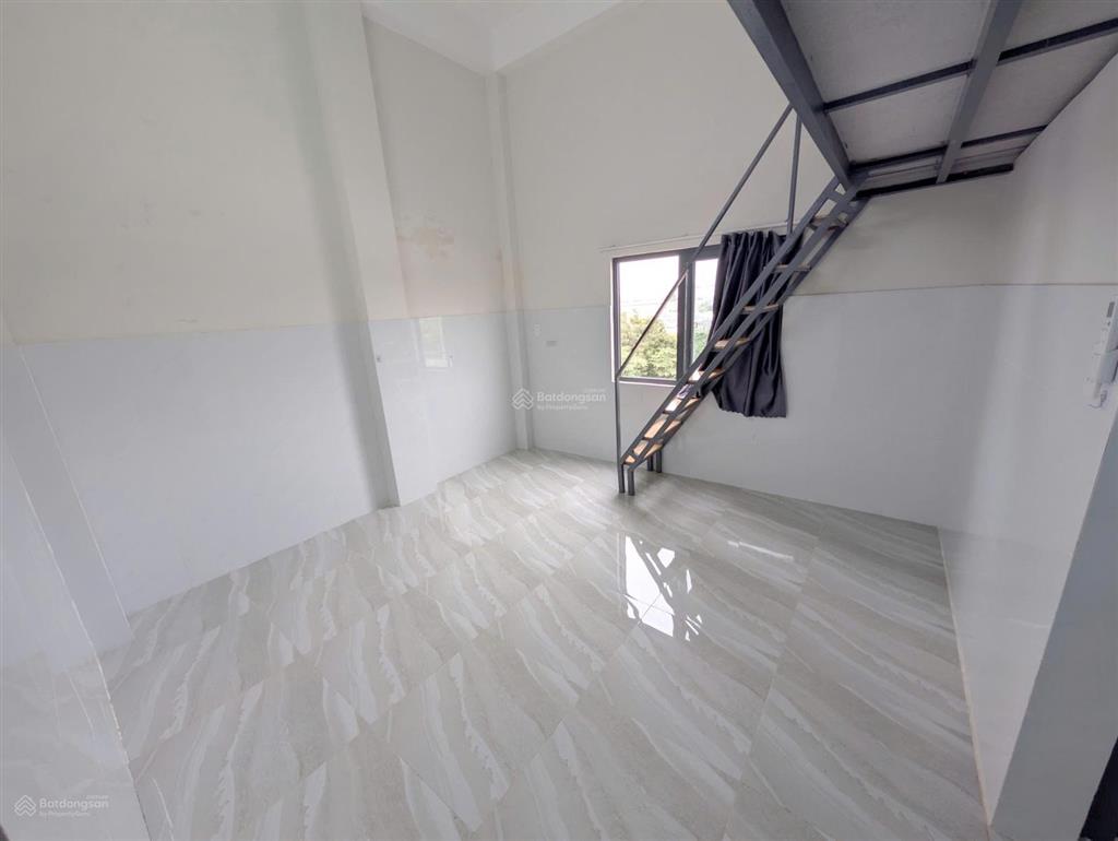 Phòng trọ cao cấp, cửa sổ cực thoáng cách bệnh viện đa khoa thủ đức 7p đi xe