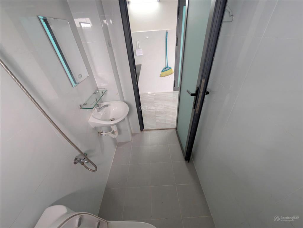 Phòng trọ cao cấp, cửa sổ cực thoáng cách bệnh viện đa khoa thủ đức 7p đi xe
