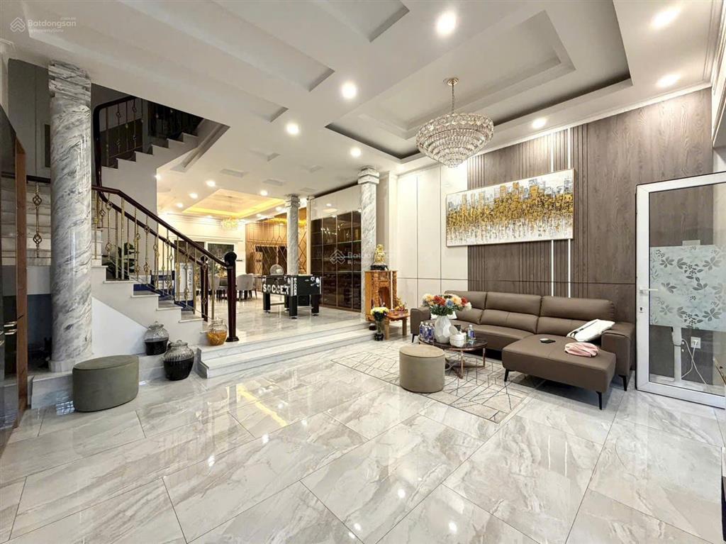 Bán nhà đẹp vào ở ngay hxh 82 võ thị sáu phường tân định quận 1, dt 6.5x18m, 3 lầu, giá 28.5 tỷ