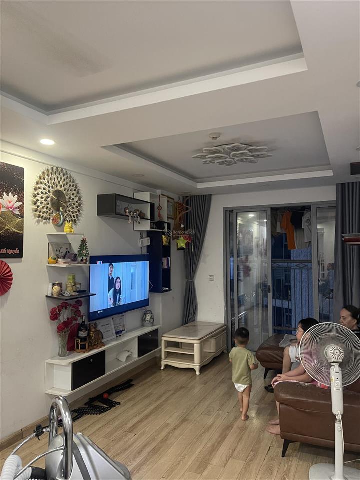 Bán căn hộ hơn 78 m2 ở 360 giải phóng