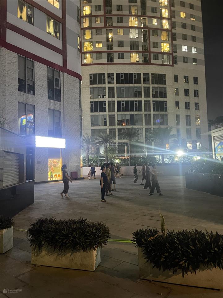 Bán căn hộ hơn 78 m2 ở 360 giải phóng