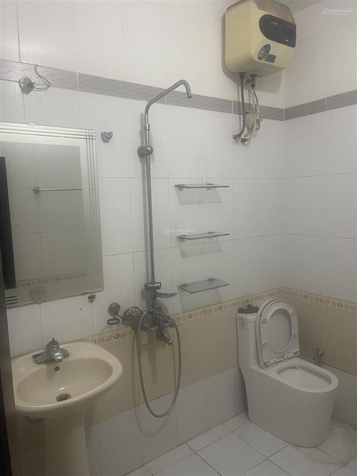 Chính chủ cho thuê cả nhà 5 tầng ở cự lộc, khu vực trung tâm gần royal ngã tư sở