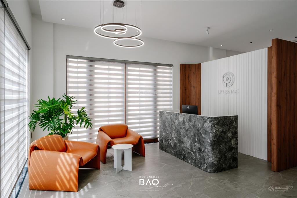 Cho thuê văn phòng, đã đầy đủ nội thất