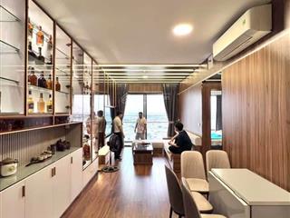 Bán căn hộ akari võ văn kiệt 95m2 gồm 3pn, 2wc, tầng cao giá 2,6 tỷ.