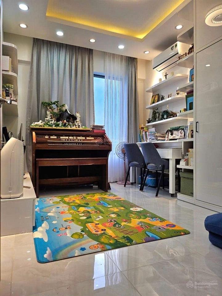 Bán căn akari vip 121m2 3pn, 3wc, tầng cao, giá 6,5 tỷ
