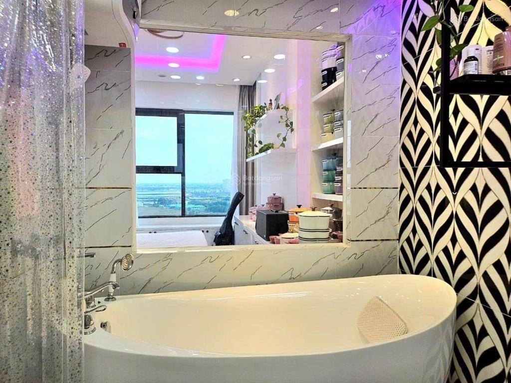 Bán căn akari vip 121m2 3pn, 3wc, tầng cao, giá 6,5 tỷ