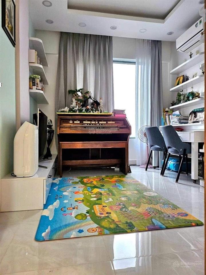 Bán căn hộ akari vip 121m2 3pn, 3pn có 1 phòng riêng biệt, tầng cao 6,5 tỷ.