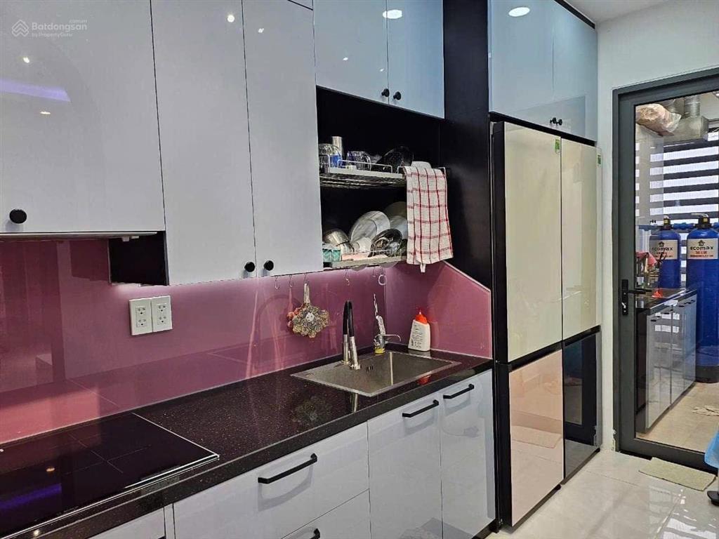 Bán căn hộ akari vip 121m2 3pn, 3pn có 1 phòng riêng biệt, tầng cao 6,5 tỷ.