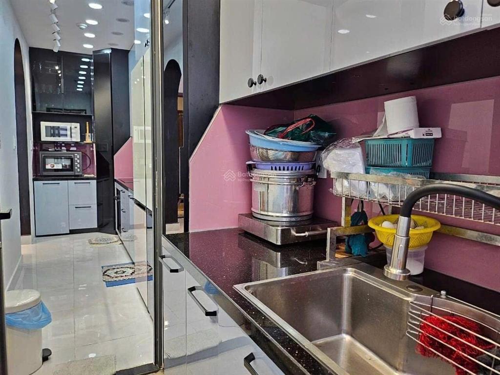 Bán căn hộ akari vip 121m2 3pn, 3pn có 1 phòng riêng biệt, tầng cao 6,5 tỷ.