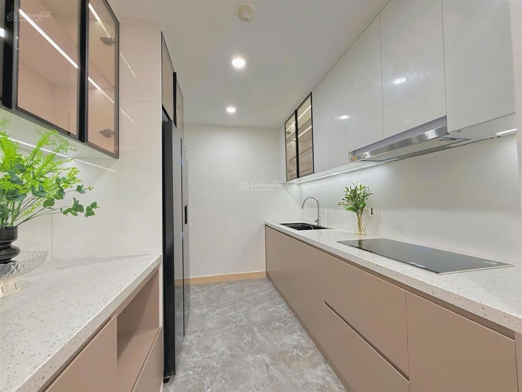 Căn hộ 3 phòng ngủ, gold mark city hồ tùng mậu. full nội thất cao cấp. sẵn sổ