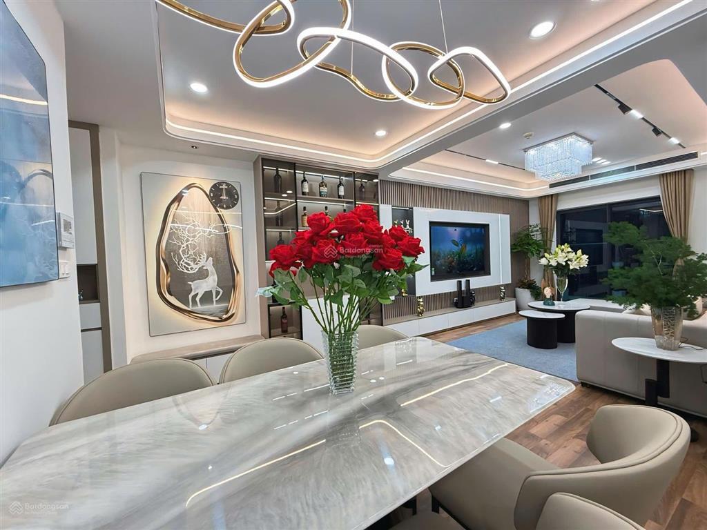 Căn hộ 3 phòng ngủ, gold mark city hồ tùng mậu. full nội thất cao cấp. sẵn sổ