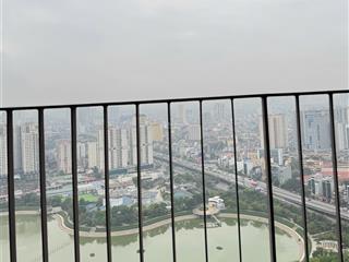 Bán căn góc 3 phòng ngủ, tòa c7, d/capital trần duy hưng, ban công đông nam mát mẻ, view hồ đẹp