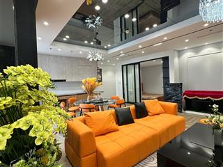 Bán căn hộ góc 3 phòng ngủ, royal city. ban công đông nam mát mẻ. để lại nội thất như ảnh