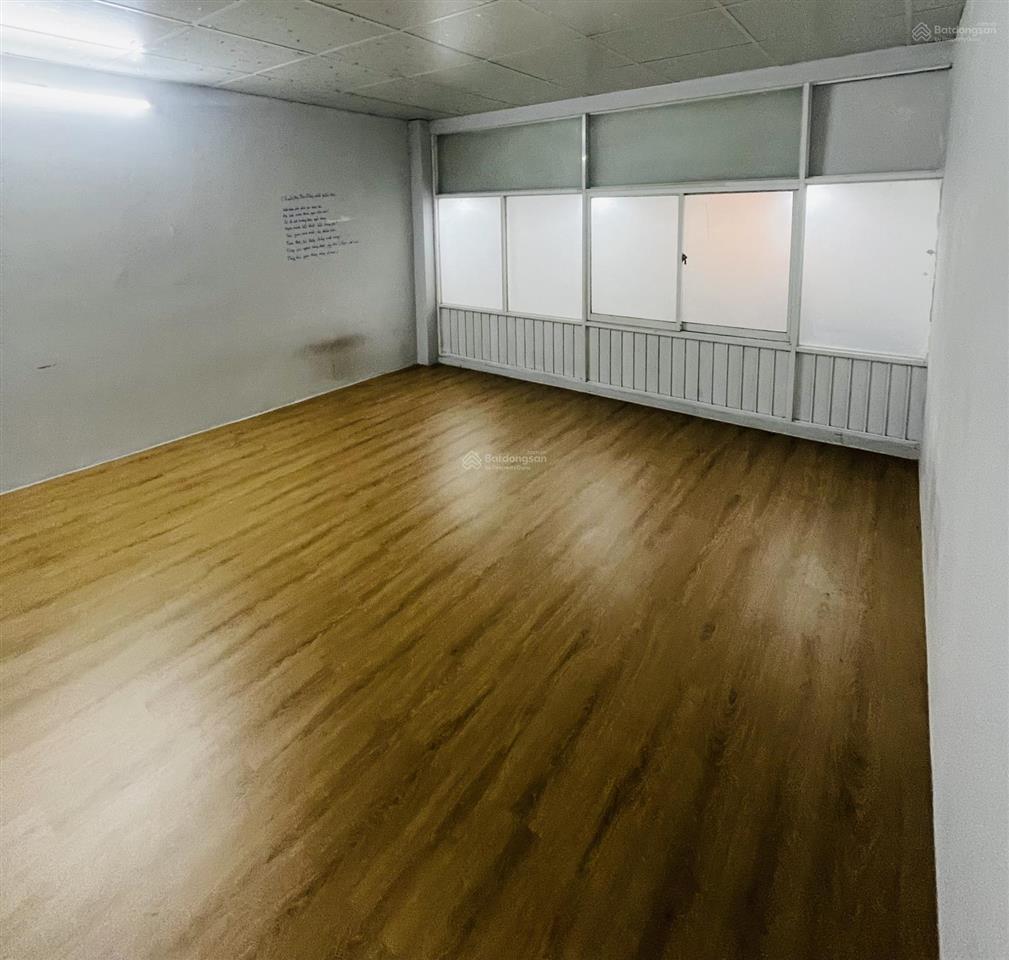 Bán đất tặng nhà ngay emart , 5x15m , 3pn , hxh , nhỉnh 5 tỷ