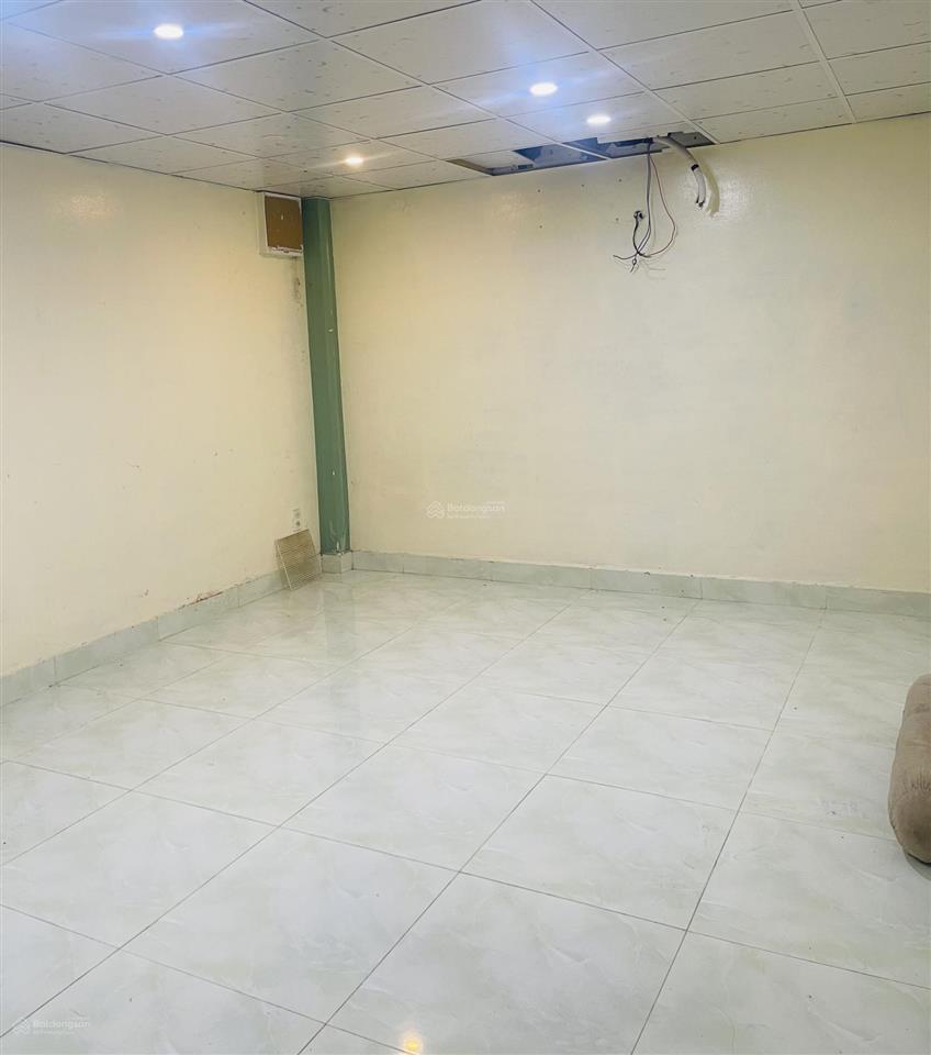 Bán đất tặng nhà ngay emart , 5x15m , 3pn , hxh , nhỉnh 5 tỷ