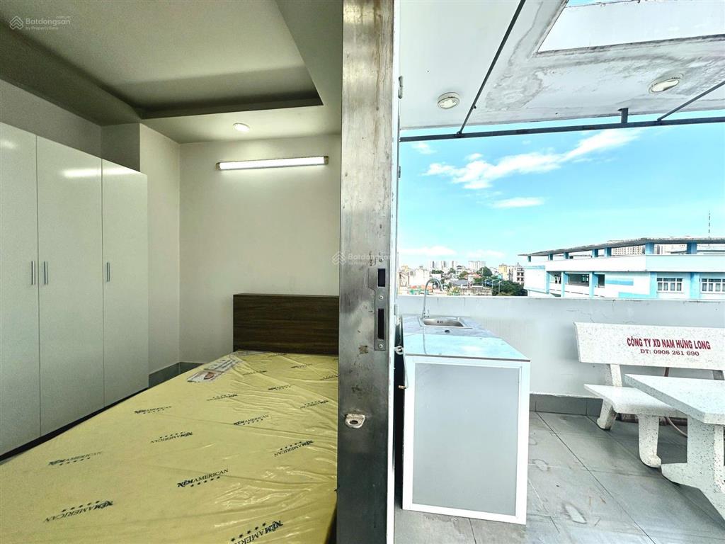 Ban công sân thượng tách bếp full nội thất mới ken thoang mát