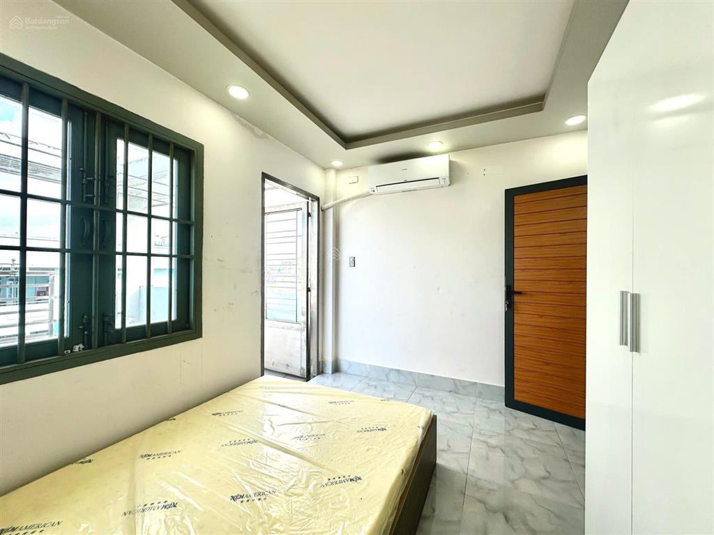 Ban công sân thượng tách bếp full nội thất mới ken thoang mát