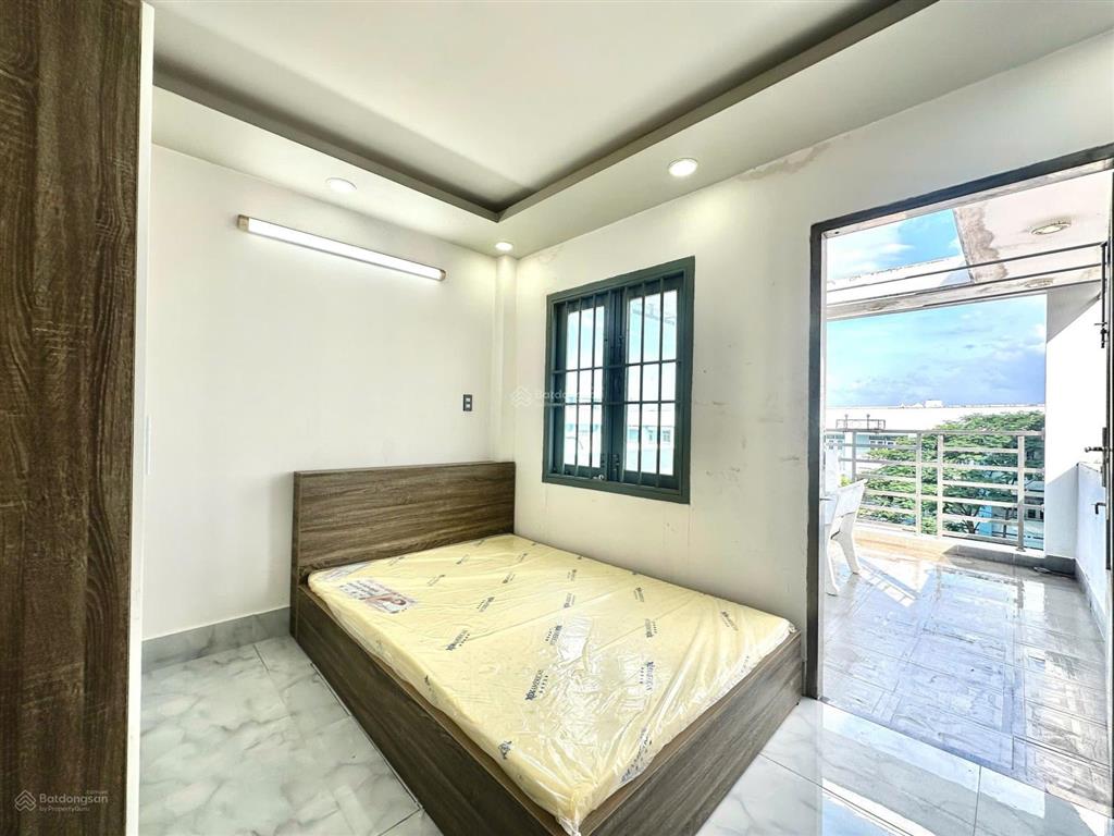 Ban công sân thượng tách bếp full nội thất mới ken thoang mát