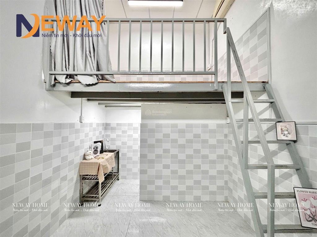 Ở đâu xa tại đây có siu phẩm gác cao 2m còn mà còn máy lạnh phòng siu rộng thích hợp ở 3 bạn