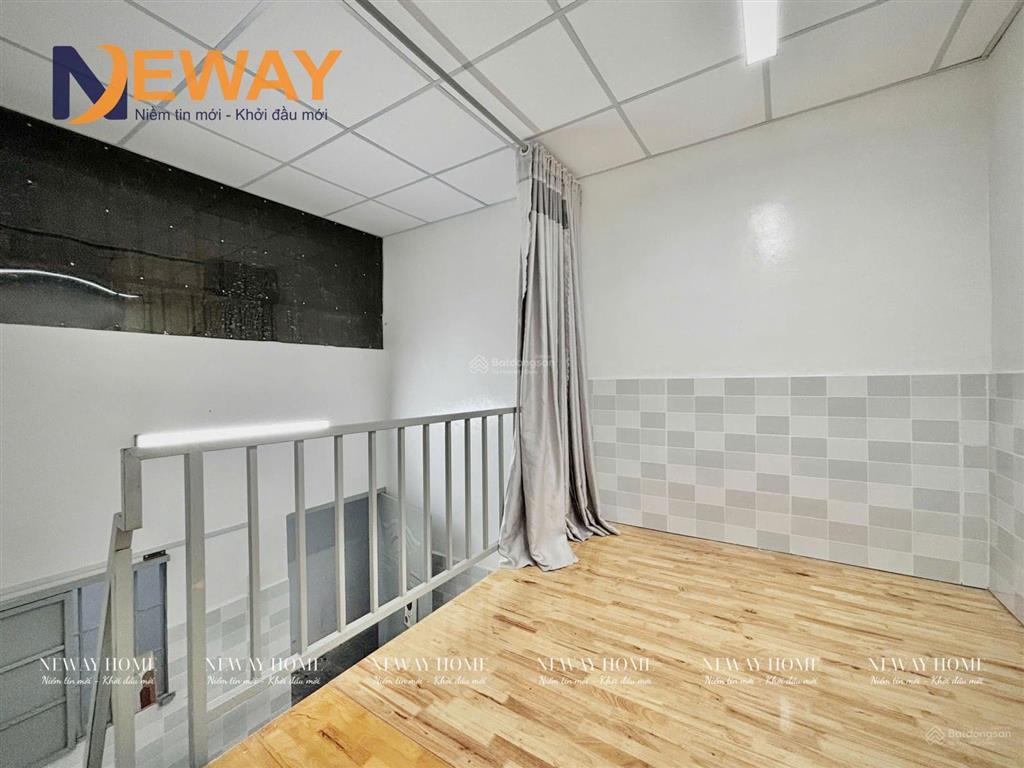 Ở đâu xa tại đây có siu phẩm gác cao 2m còn mà còn máy lạnh phòng siu rộng thích hợp ở 3 bạn