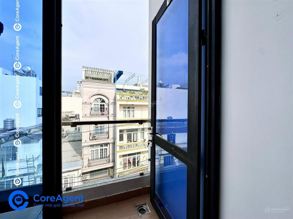 Studio full nội thất có ban công đón nắng diện tích phong rộng 35m2