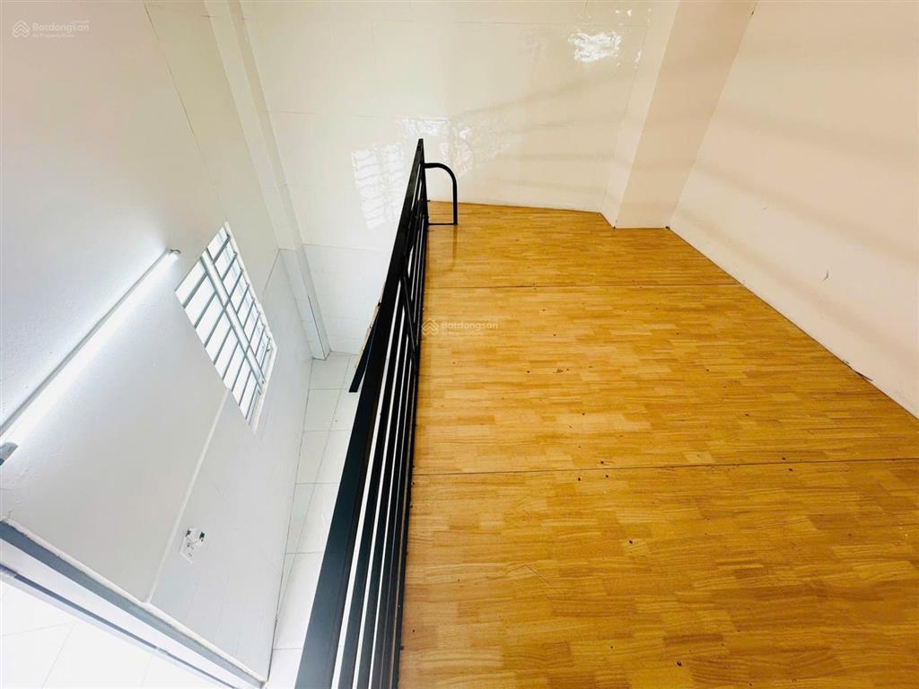 Mới xây ở cộng hoà cửa sổ trời gác cao 1m8 không đụng đầu phòng siêu rộng có bảo vệ 24/7