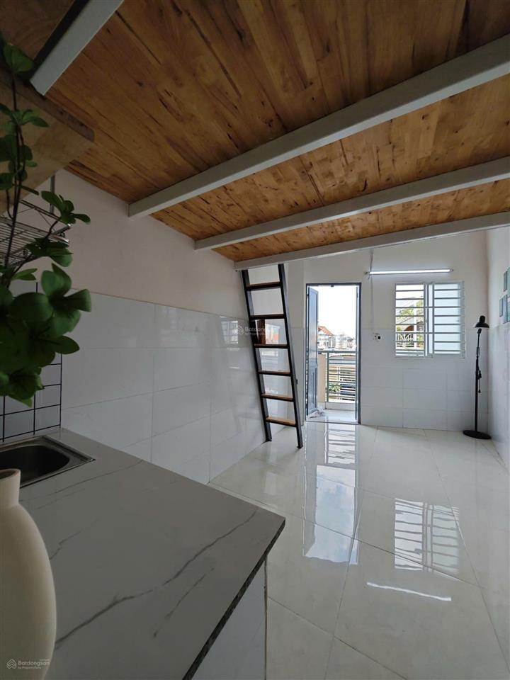 Mới xây ở cộng hoà cửa sổ trời gác cao 1m8 không đụng đầu phòng siêu rộng có bảo vệ 24/7