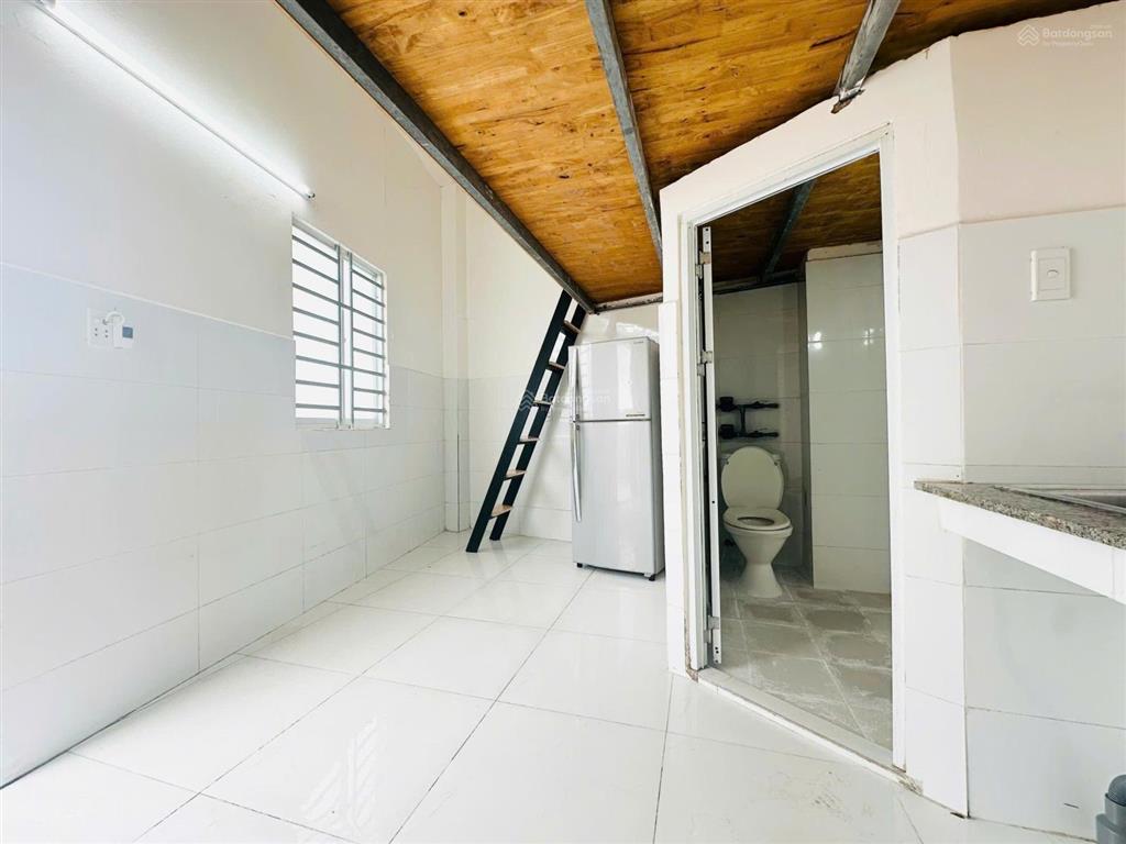Mới xây ở cộng hoà cửa sổ trời gác cao 1m8 không đụng đầu phòng siêu rộng có bảo vệ 24/7