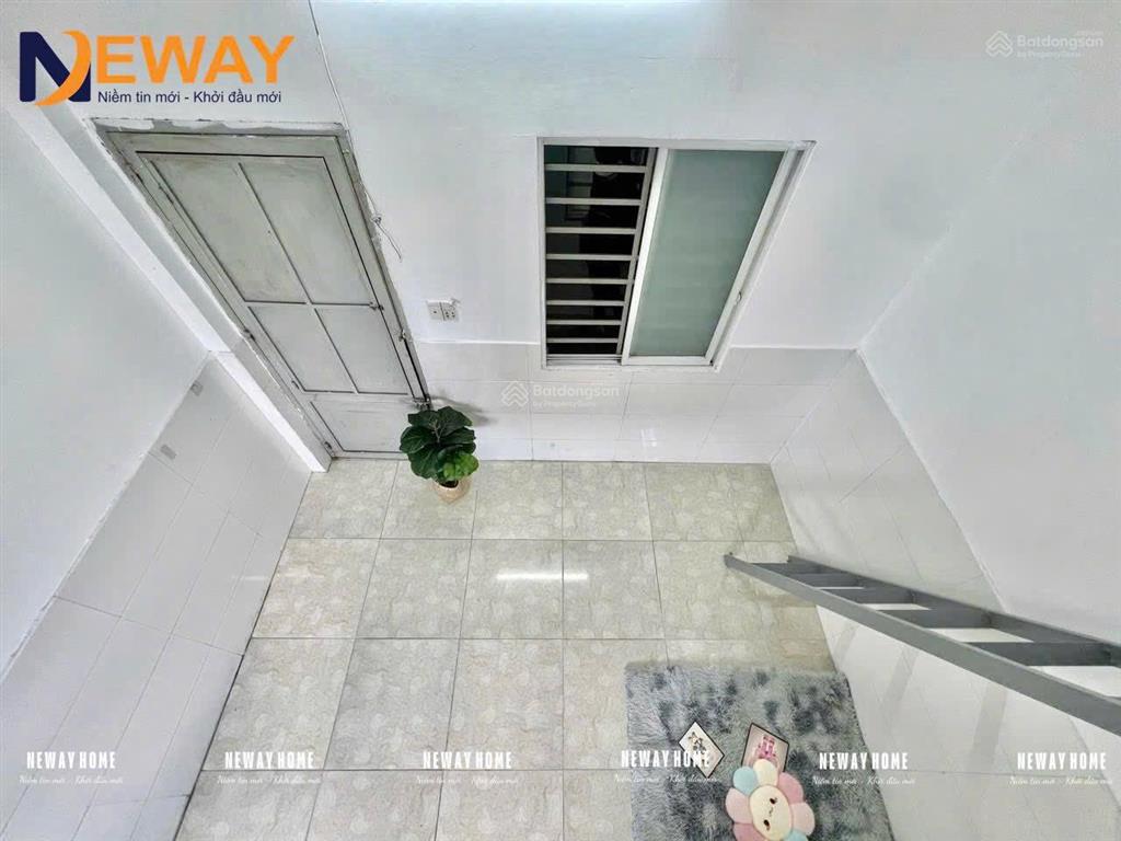 Dành cho sinh viên giá siêu rẻ mà phòng rộng rãi gác cao 2m phòng kèm tủ đồ tiện ra ql1a ,ltt