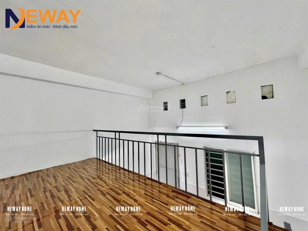 Dành cho sinh viên giá siêu rẻ mà phòng rộng rãi gác cao 2m phòng kèm tủ đồ tiện ra ql1a ,ltt